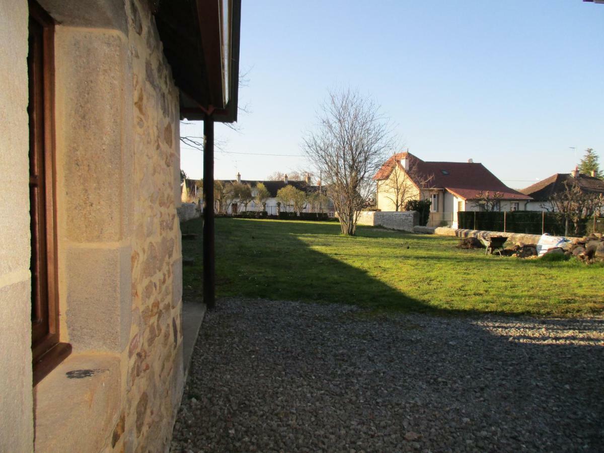 Chez Bari Villa Bourbon-l'Archambault Exterior photo